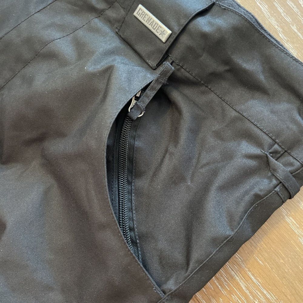 Grenade MEDIUM Snowboard Ski Snow Pants Men's Black TS0‎ ~ EXCELLENT & Fast Ship - Picture 7 of 16